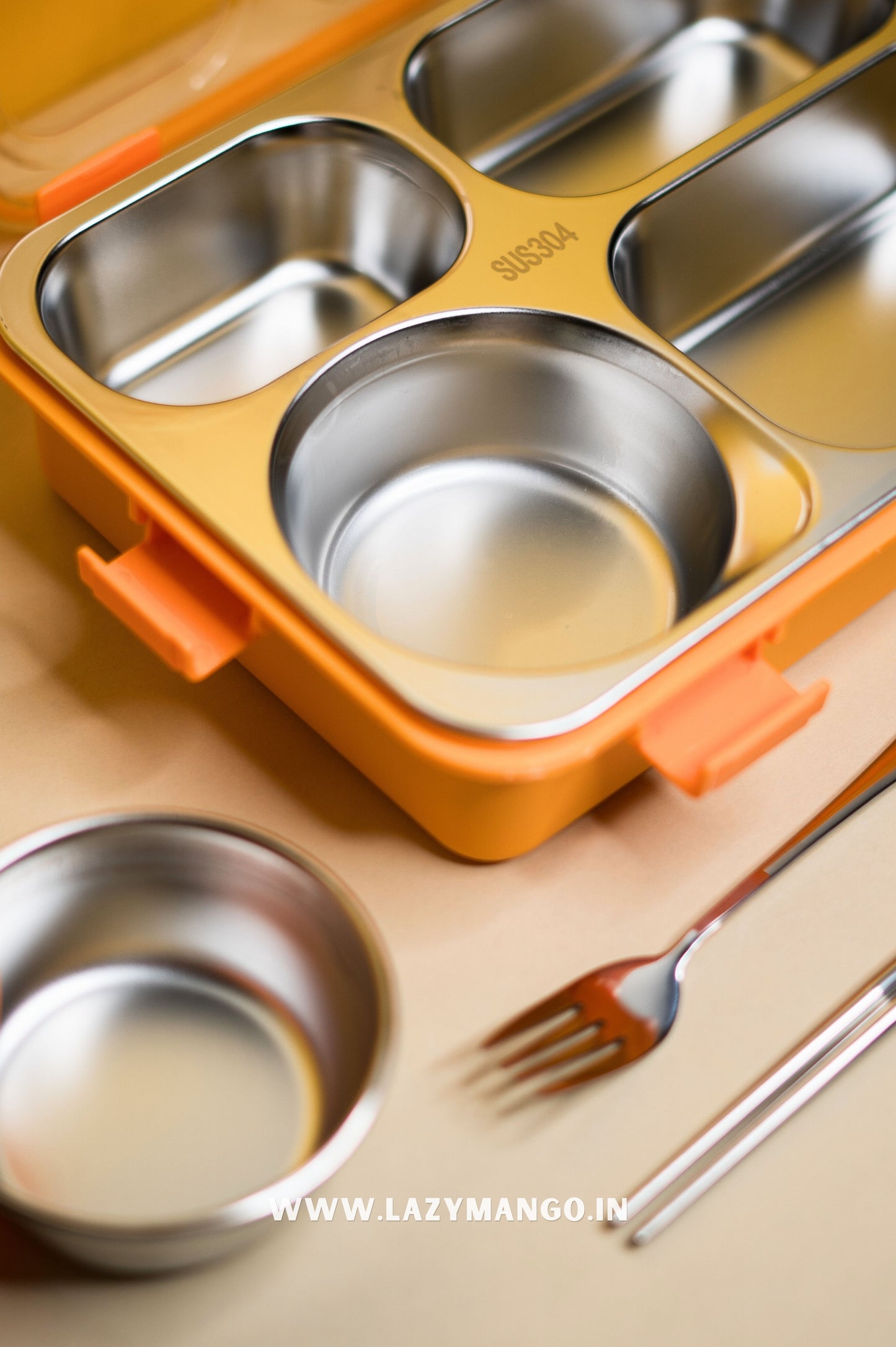 4 Compartment Mofu Tofu Lunch Box- 900ML